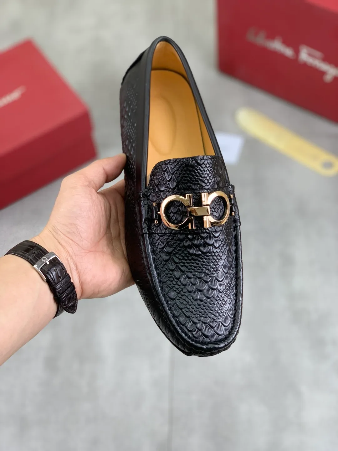 Men's Men's Shoes💰P380💰[New Style] Water-dyed Pigli 🆘(Available for own brands) [Salvatore Ferragamo] Ferragamo's latest casual beanie shoes for men! Available at counters simultaneously! The fabric is made of specially imported original calfskin, and the interior is made of imported water-dyed pigskin. It is absolutely luxurious and leads the fashion trend. Matching code: 38-45 black optional
